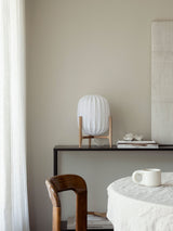 Prisma table lamp, oak/white